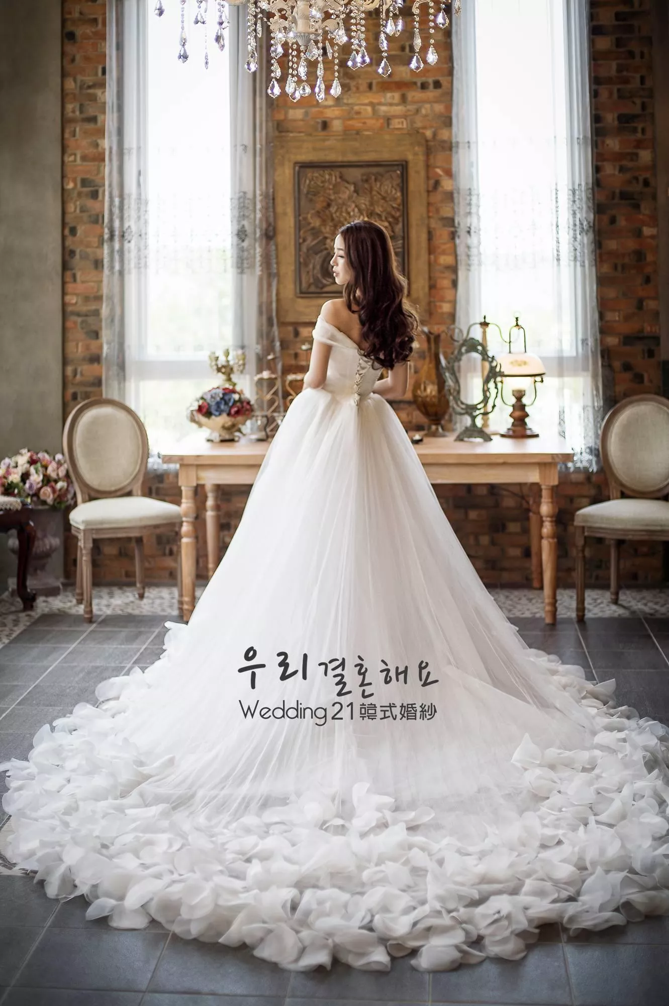 手工婚紗禮服出租婚紗攝影照-婚紗攝影照-桃園婚紗攝影照W21禮服出租婚紗包套桃園推薦婚紗店新娘秘書新秘新密閨蜜寫真照全家福照桃園韓國韓式婚紗桃園CP值高的婚紗桃園自助婚紗美式婚紗雜誌婚紗電影婚紗75-手工禮服