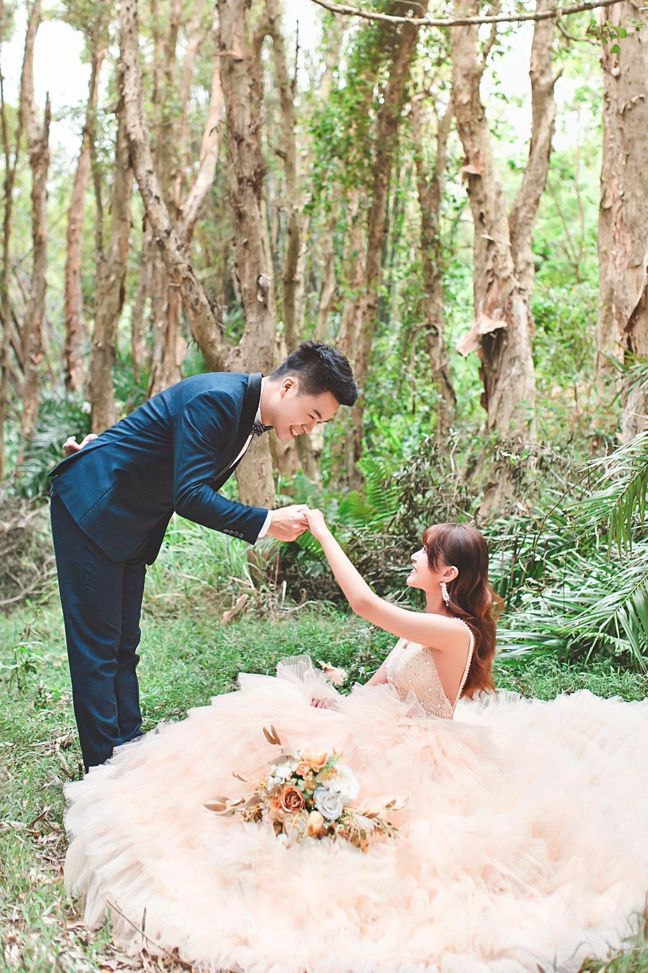 珞民＆思穎--婚紗攝影照-婚紗攝影照手工婚紗禮服出租婚紗攝影照-婚紗攝影照-桃園婚紗攝影照W21禮服出租婚紗包套桃園推薦婚紗店新娘秘書新秘新密閨蜜寫真照全家福照桃園韓國韓式婚紗桃園CP值高的婚紗桃園自助婚紗美式婚紗雜誌婚紗電影婚紗6-穎-婚紗攝影照(6號攝影師)