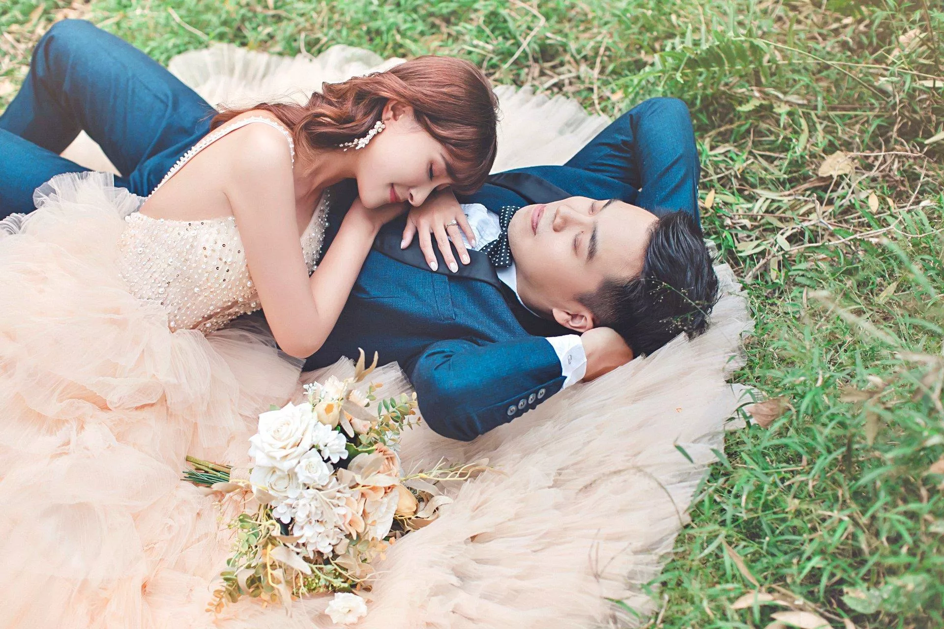 珞民＆思穎--婚紗攝影照-婚紗攝影照手工婚紗禮服出租婚紗攝影照-婚紗攝影照-桃園婚紗攝影照W21禮服出租婚紗包套桃園推薦婚紗店新娘秘書新秘新密閨蜜寫真照全家福照桃園韓國韓式婚紗桃園CP值高的婚紗桃園自助婚紗美式婚紗雜誌婚紗電影婚紗8-穎-婚紗攝影照(6號攝影師)