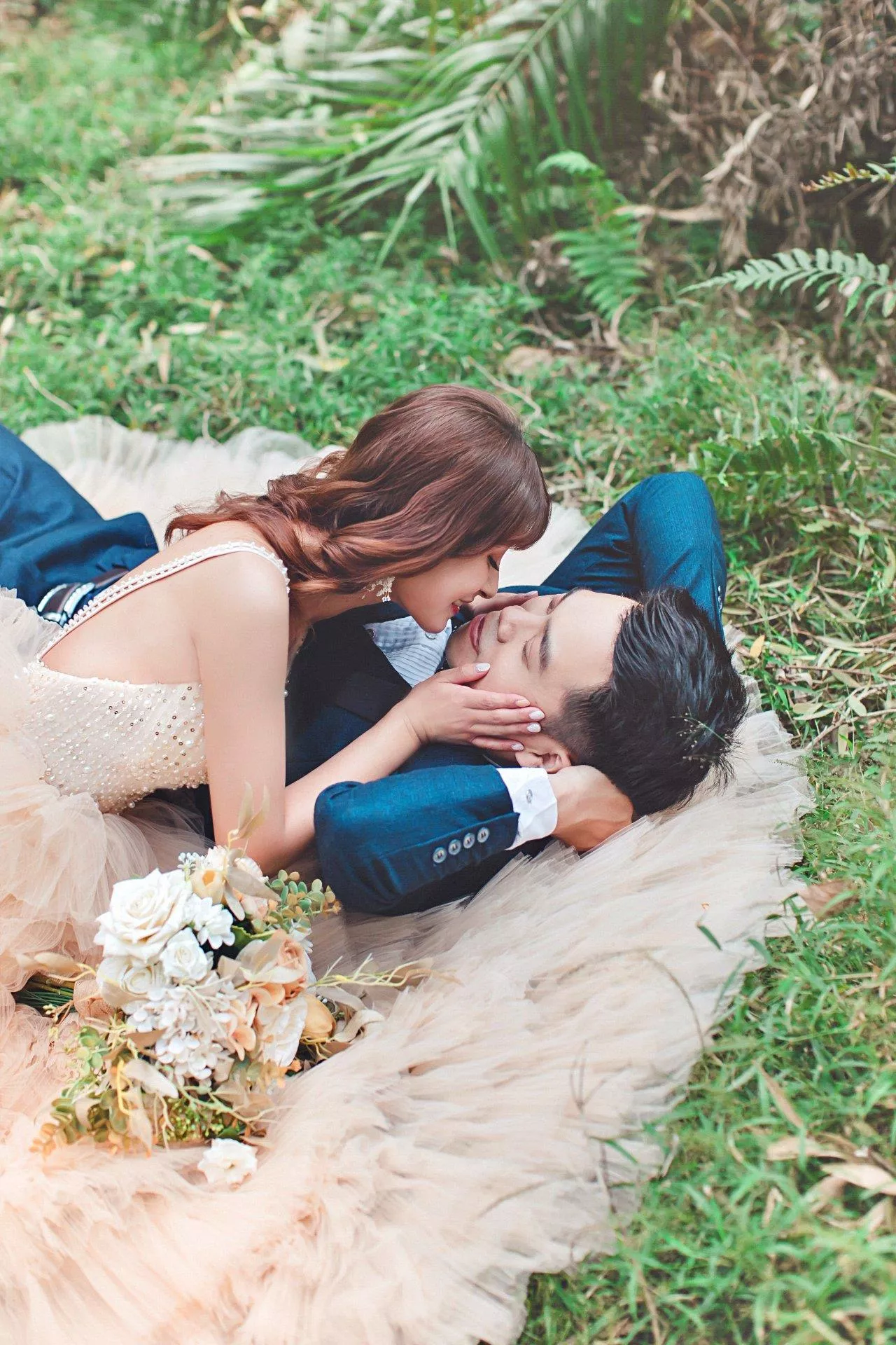 珞民＆思穎--婚紗攝影照-婚紗攝影照手工婚紗禮服出租婚紗攝影照-婚紗攝影照-桃園婚紗攝影照W21禮服出租婚紗包套桃園推薦婚紗店新娘秘書新秘新密閨蜜寫真照全家福照桃園韓國韓式婚紗桃園CP值高的婚紗桃園自助婚紗美式婚紗雜誌婚紗電影婚紗9-穎-婚紗攝影照(6號攝影師)