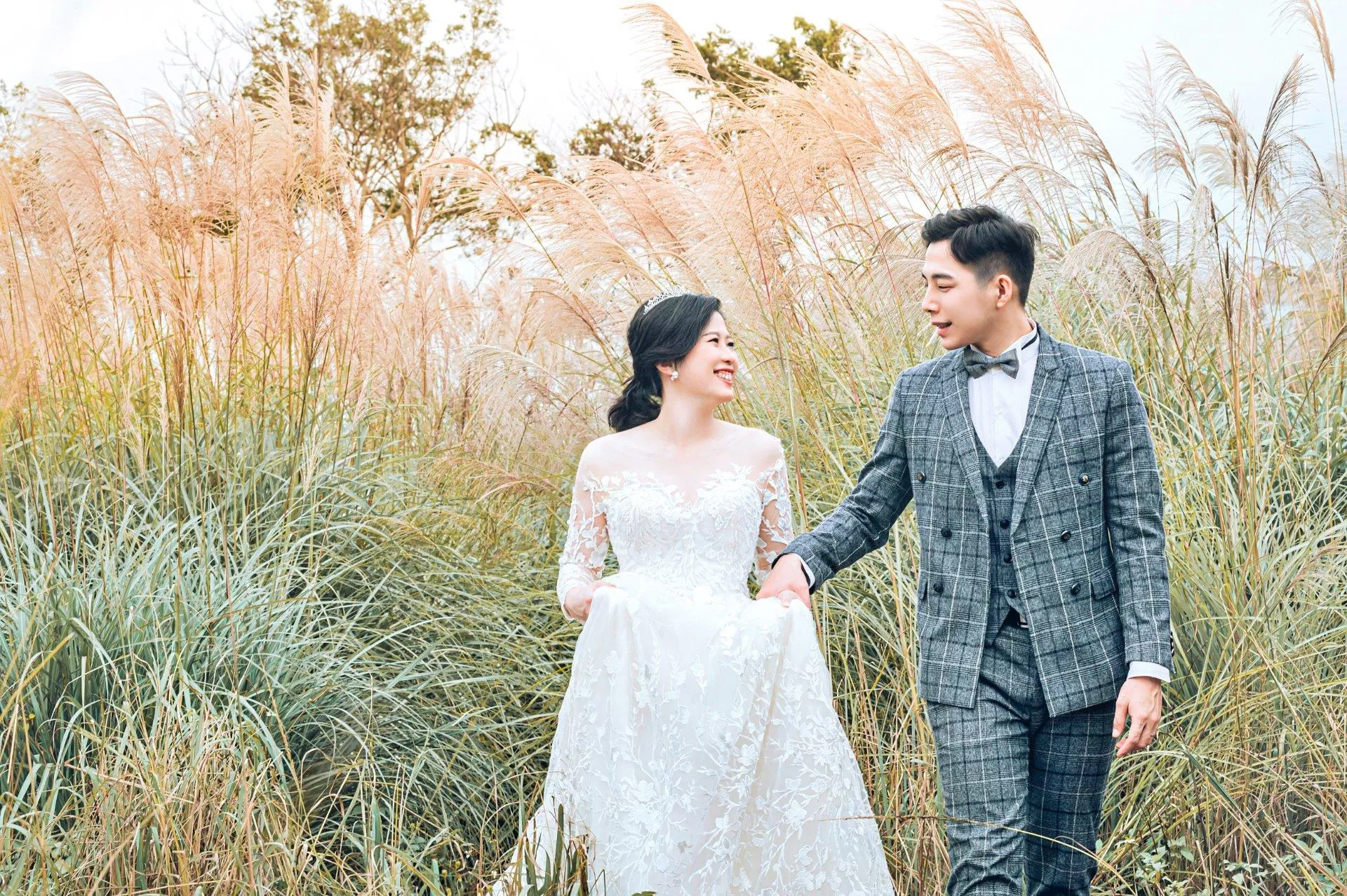烱銘＆玲芳-婚紗攝影照-婚紗攝影照手工婚紗禮服出租婚紗攝影照-婚紗攝影照-桃園婚紗攝影照W21禮服出租婚紗包套桃園推薦婚紗店新娘秘書新秘新密閨蜜寫真照全家福照桃園韓國韓式婚紗桃園CP值高的婚紗桃園自助婚紗美式婚紗雜誌婚紗電影婚紗7-芳-婚紗攝影照(5號攝影師)