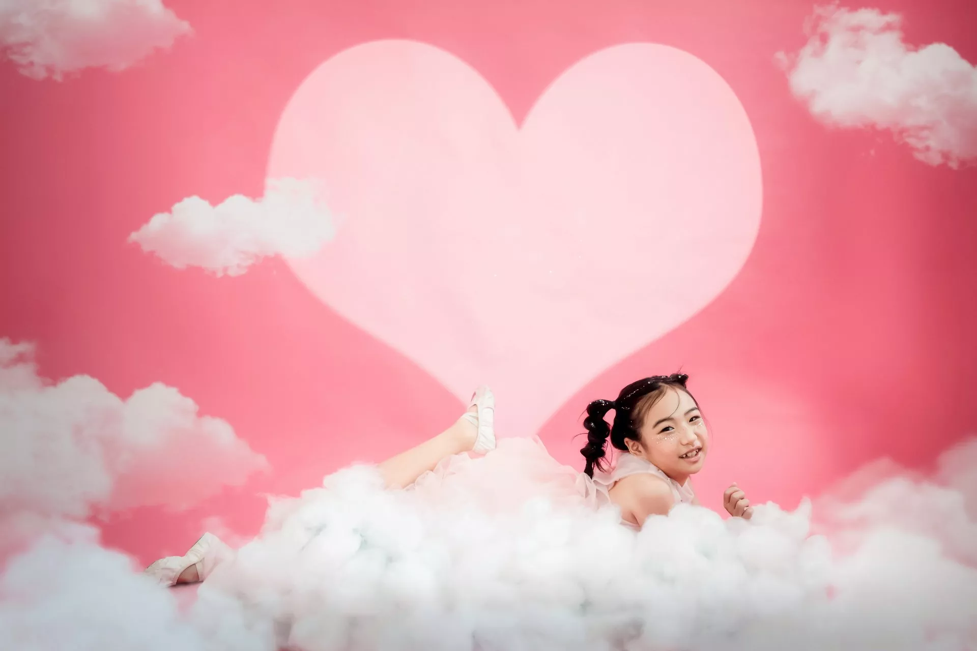 兒童寫真-婚紗攝影照-桃園婚紗攝影照W21禮服出租婚紗包套桃園推薦婚紗店新娘秘書新秘新密閨蜜寫真照全家福照桃園韓國韓式婚紗桃園CP值高的婚紗桃園自助婚紗美式婚紗雜誌婚紗1120-Mi-兒童寫真