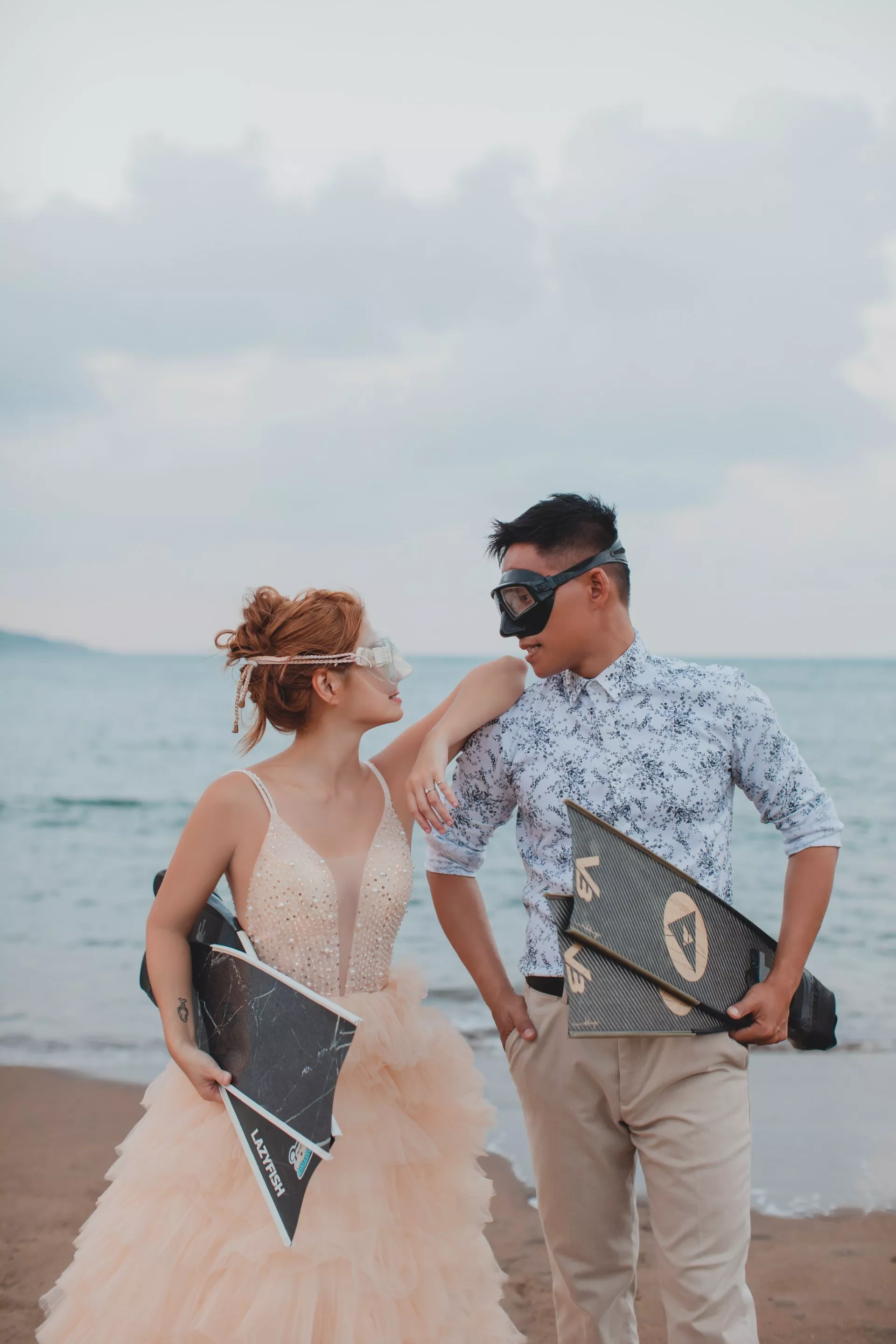 面鏡...自由潛水...蛙鞋...海邊婚紗照...神秘海岸...黑森林....桃園婚紗店.....婚紗工作室