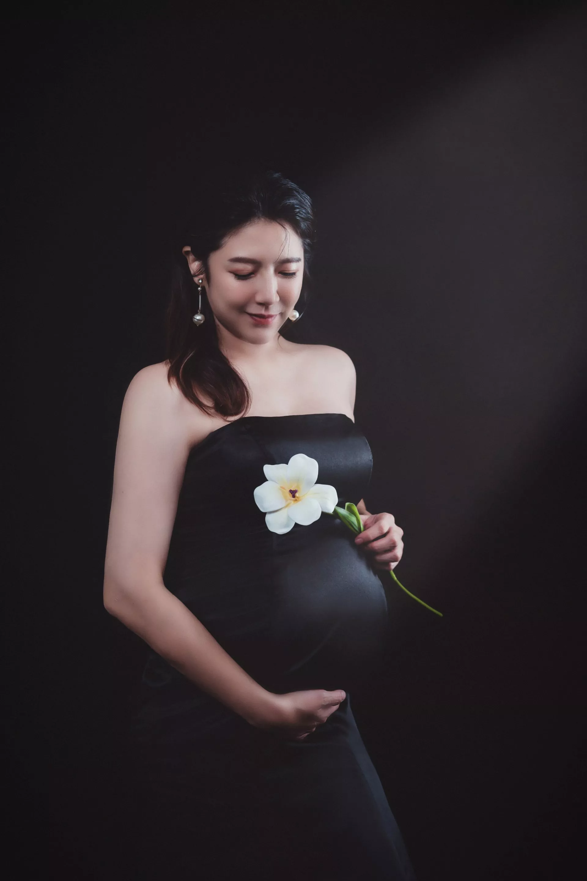 鄭亦真孕婦寫真-23-中天主播鄭亦真-孕婦寫真